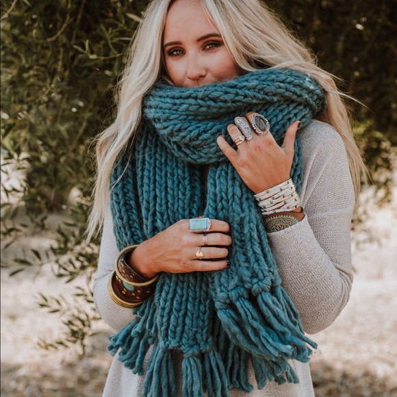 Desert Cozy Chunky Oversized Scarf - Picture 2 of 6